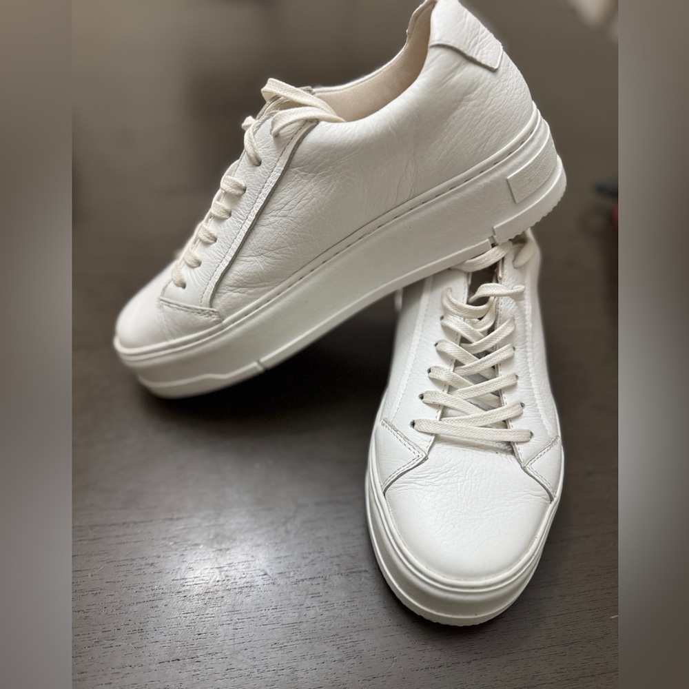 Vagabon Judy Sneakers size 9